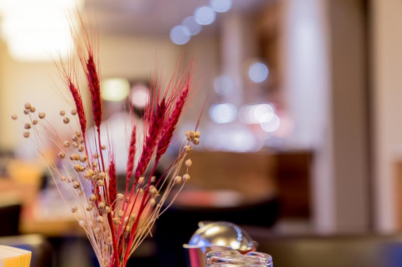 בנסהיים Hotel Bacchus מראה חיצוני תמונה