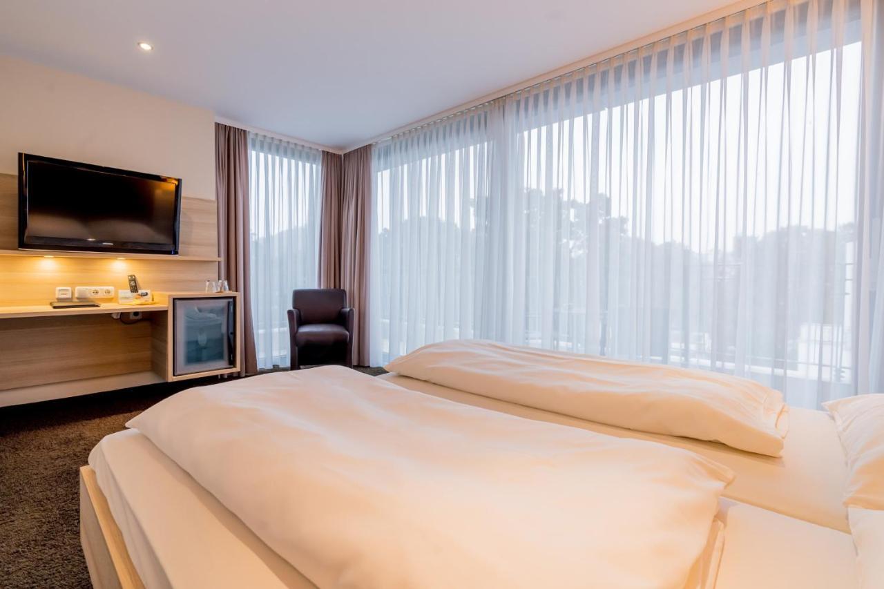 בנסהיים Hotel Bacchus מראה חיצוני תמונה