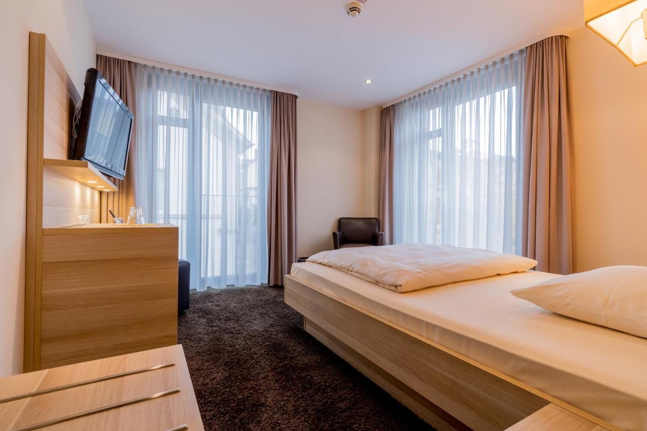 בנסהיים Hotel Bacchus מראה חיצוני תמונה