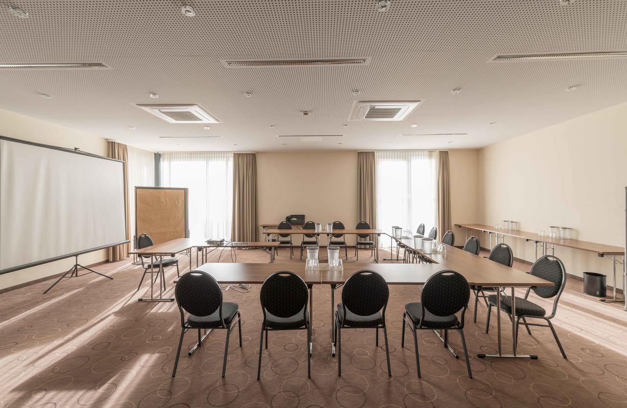 בנסהיים Hotel Bacchus מראה חיצוני תמונה